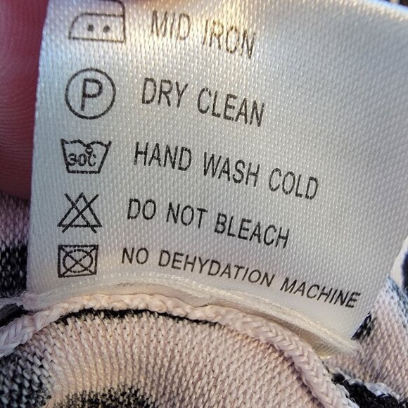 Pierre‎ New York Sz M Animal Print Beaded Light Weight Sweater Top Rayon Blend - Picture 6 of 8